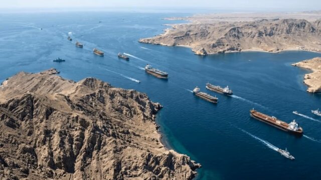 تزايد المخاطر في مضيق هرمز والتوتر يشتد