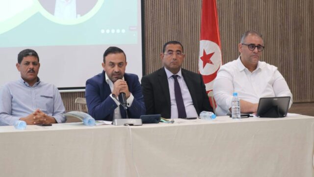 إتحاد الشغل ينظم ورشة عمل  تحت عنوان  : «التغيرات المناخية والعمال: نحو تشخيص نقابي للتحديات”