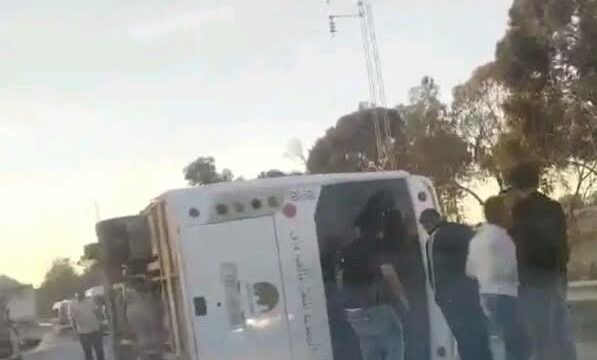 إصابة 32 شخصا إثر إنقلاب حافلة بالطريق الحزامية لمدينة القيروان