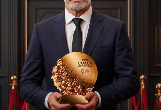 لويس دي لا فوينتي أفضل مدرب لسنة 2026