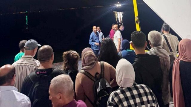 خاصّ بـ”Akhbar net”/  بالصور: بقوا عالقين في  البحر 9 ساعات… ركّاب باخرة “اللود” بين قرقنة وصفاقس نجوا من كارثة